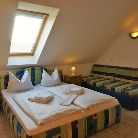 Pension Am Deich Kröslin Extérieur photo