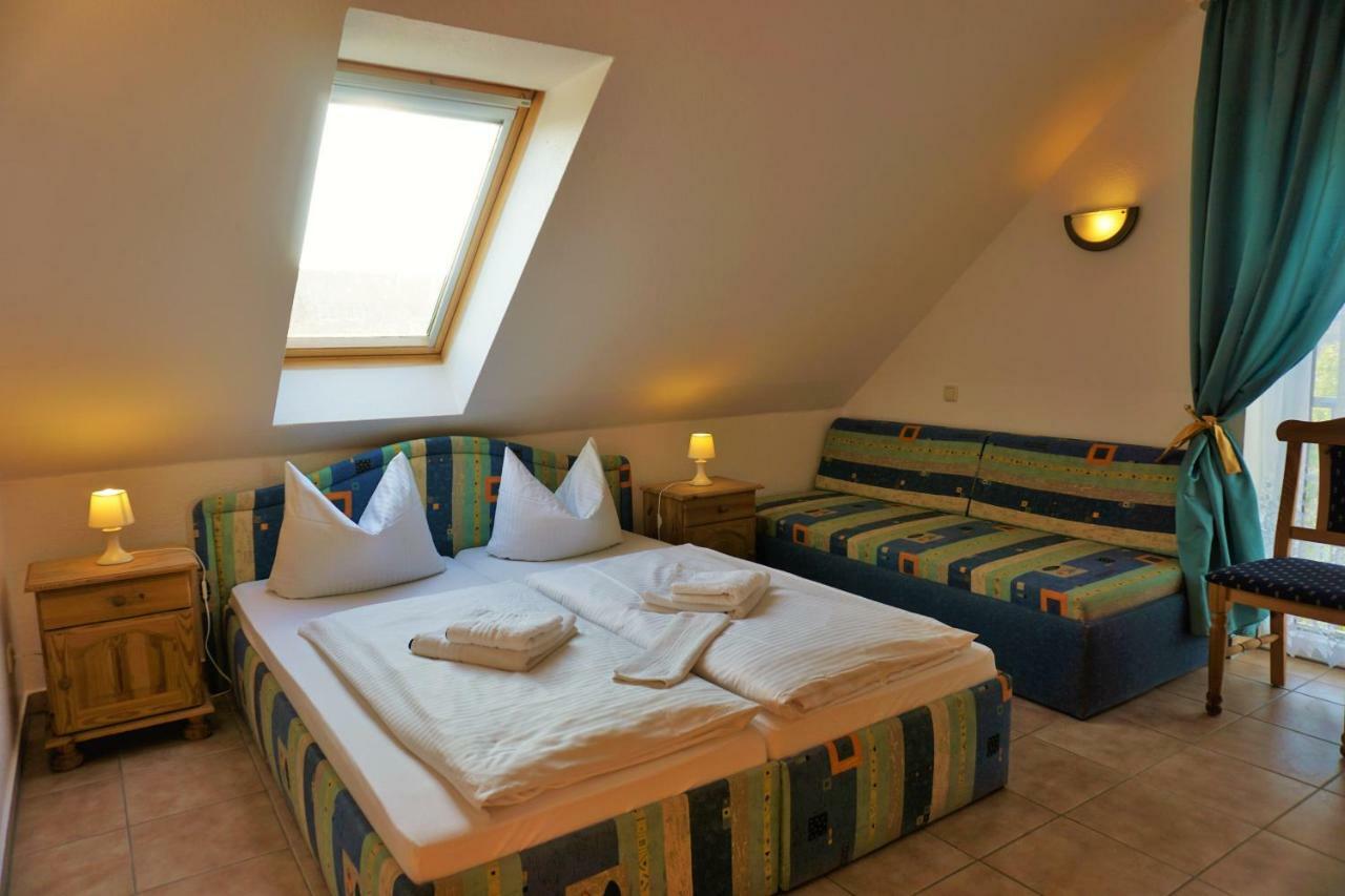 Pension Am Deich Kröslin Extérieur photo