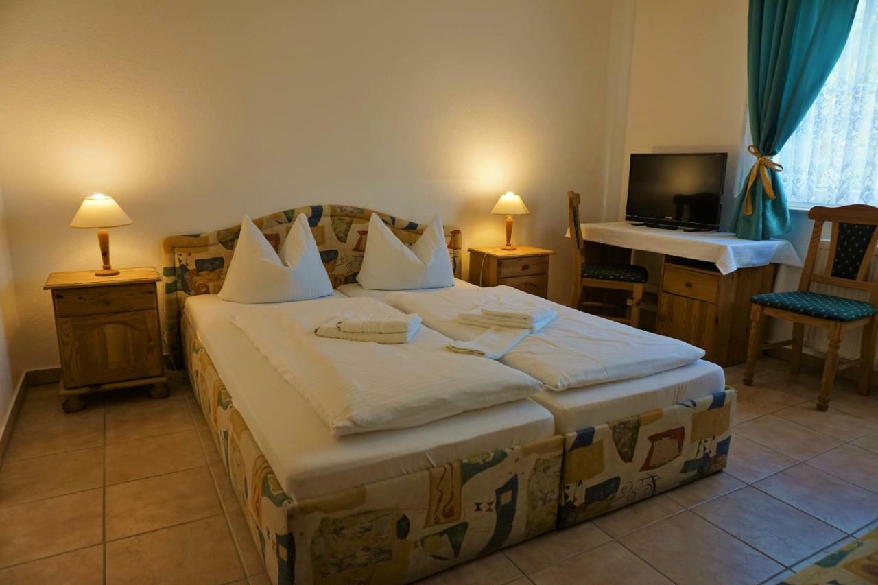 Pension Am Deich Kröslin Extérieur photo