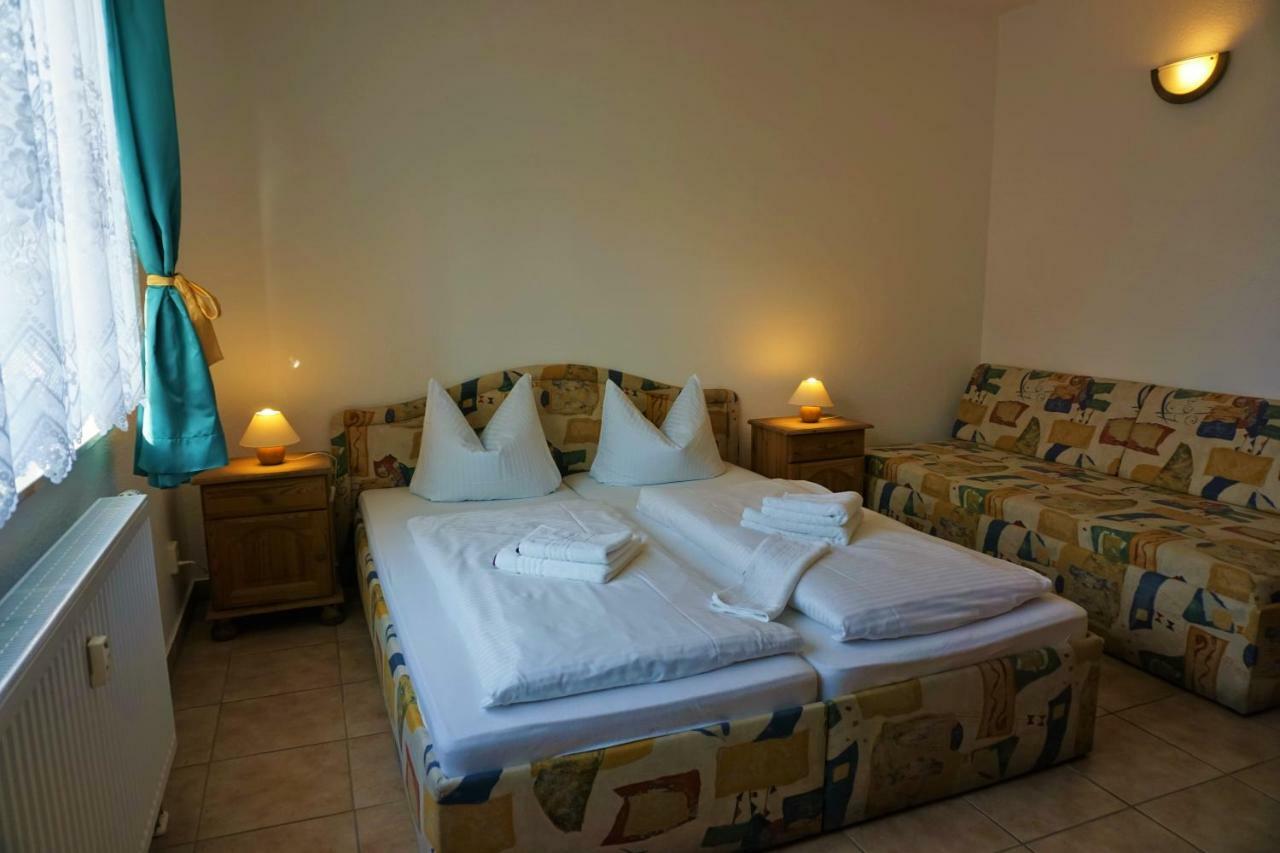 Pension Am Deich Kröslin Extérieur photo