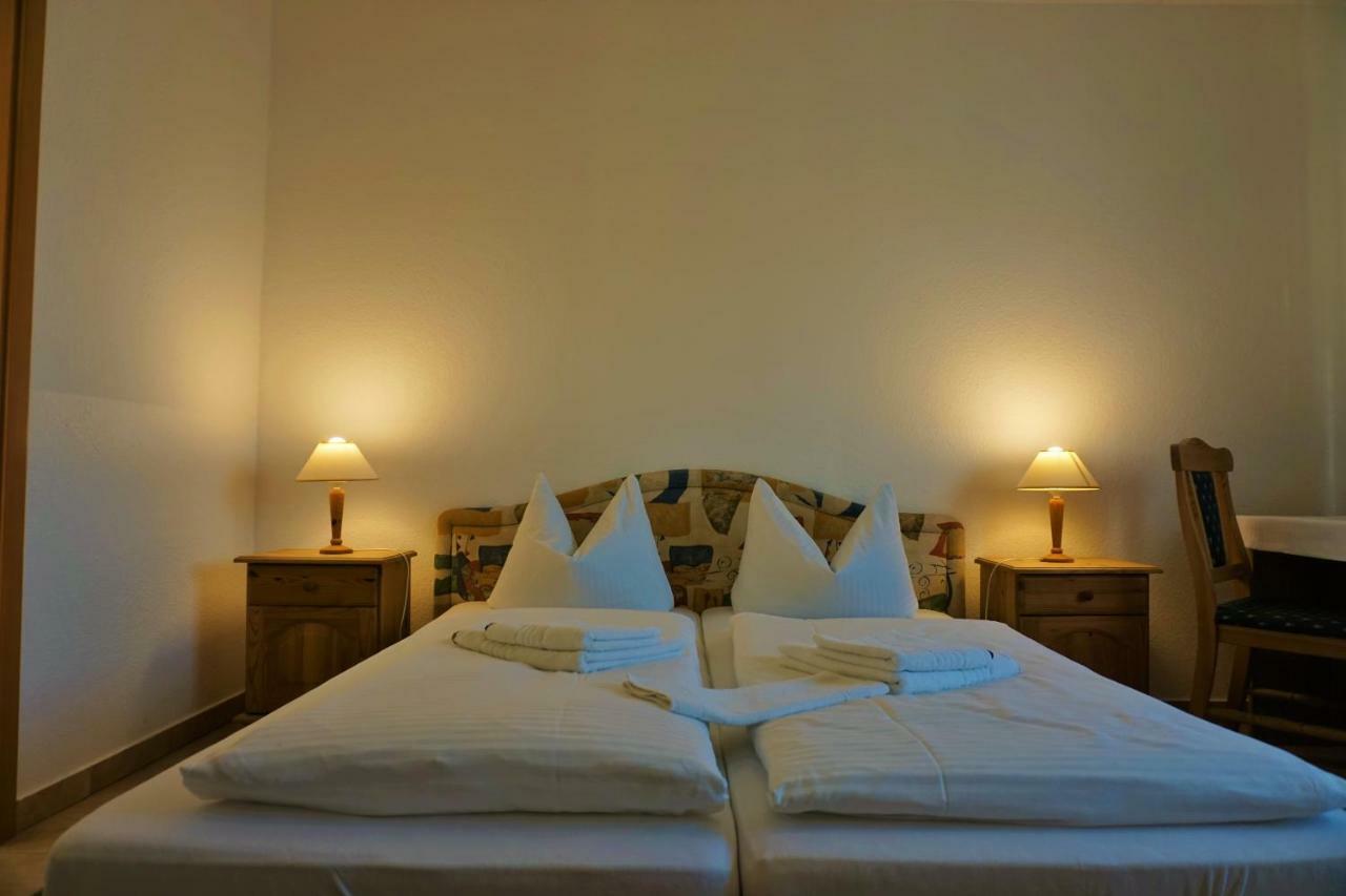 Pension Am Deich Kröslin Extérieur photo